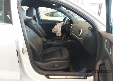 2019 Audi A3 45 Premium z USA, uszkodzony, nr VIN WAUJEGFF6KA078819